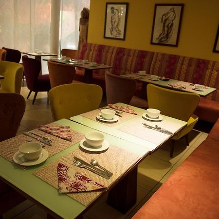 Hotel Maison Rouge โกโตนู ภายนอก รูปภาพ