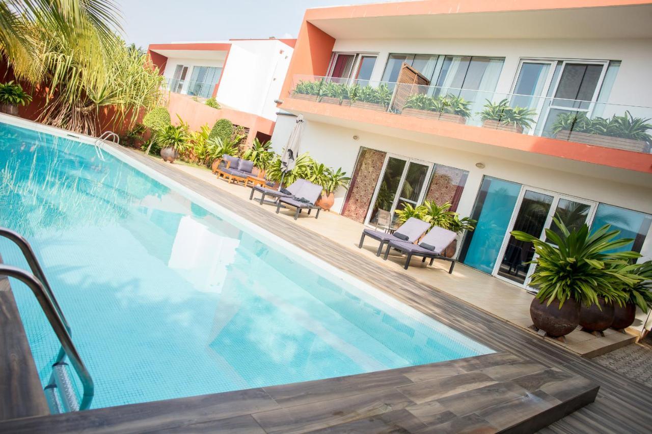 Hotel Maison Rouge โกโตนู ภายนอก รูปภาพ
