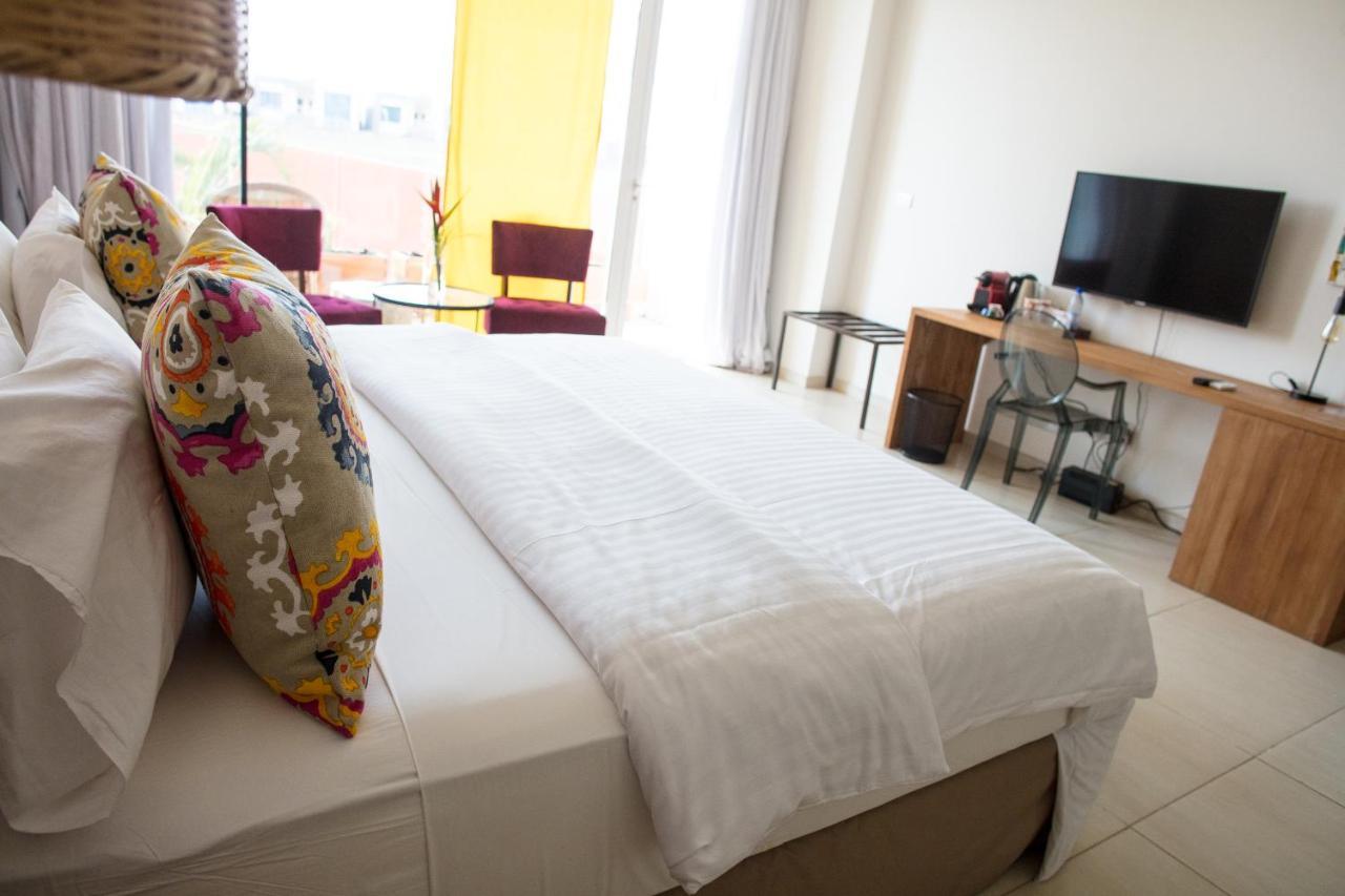 Hotel Maison Rouge โกโตนู ภายนอก รูปภาพ