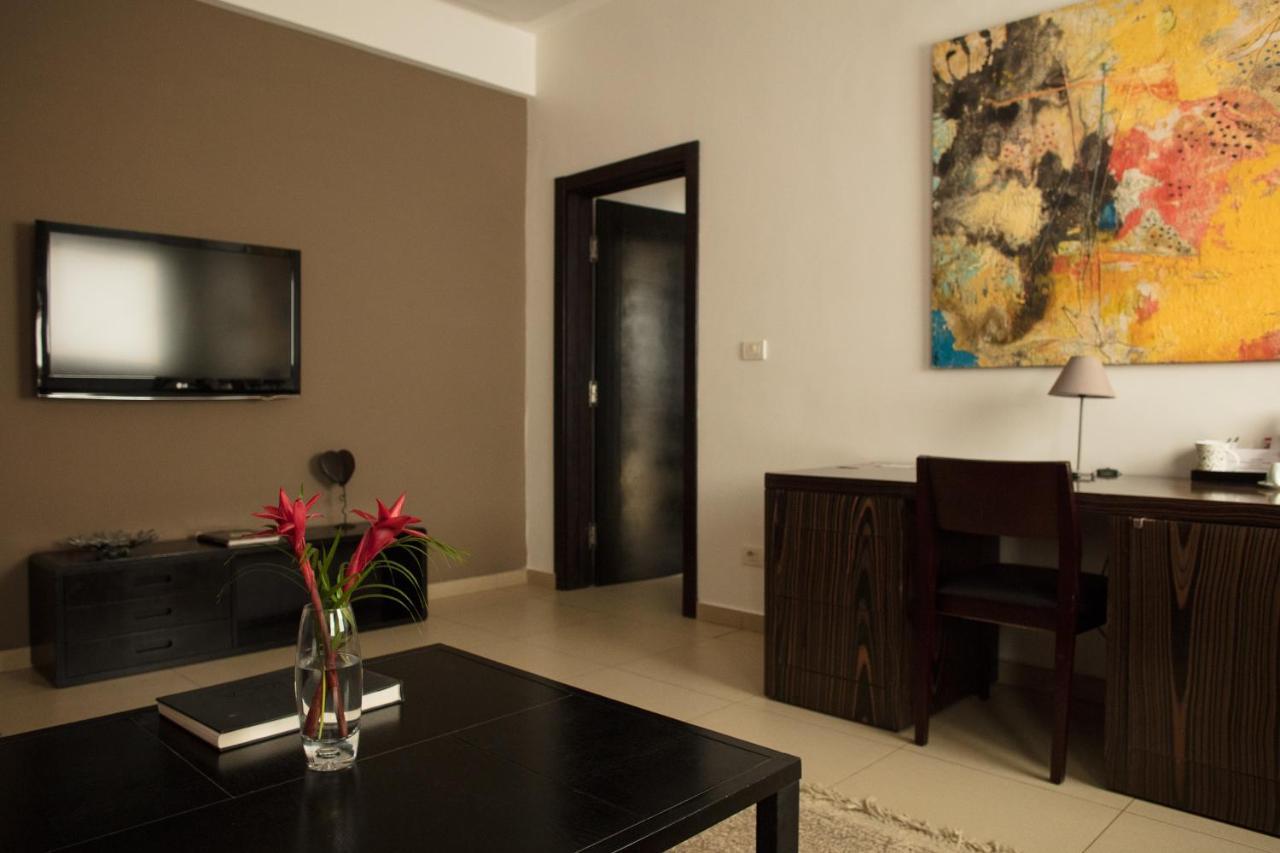 Hotel Maison Rouge โกโตนู ภายนอก รูปภาพ